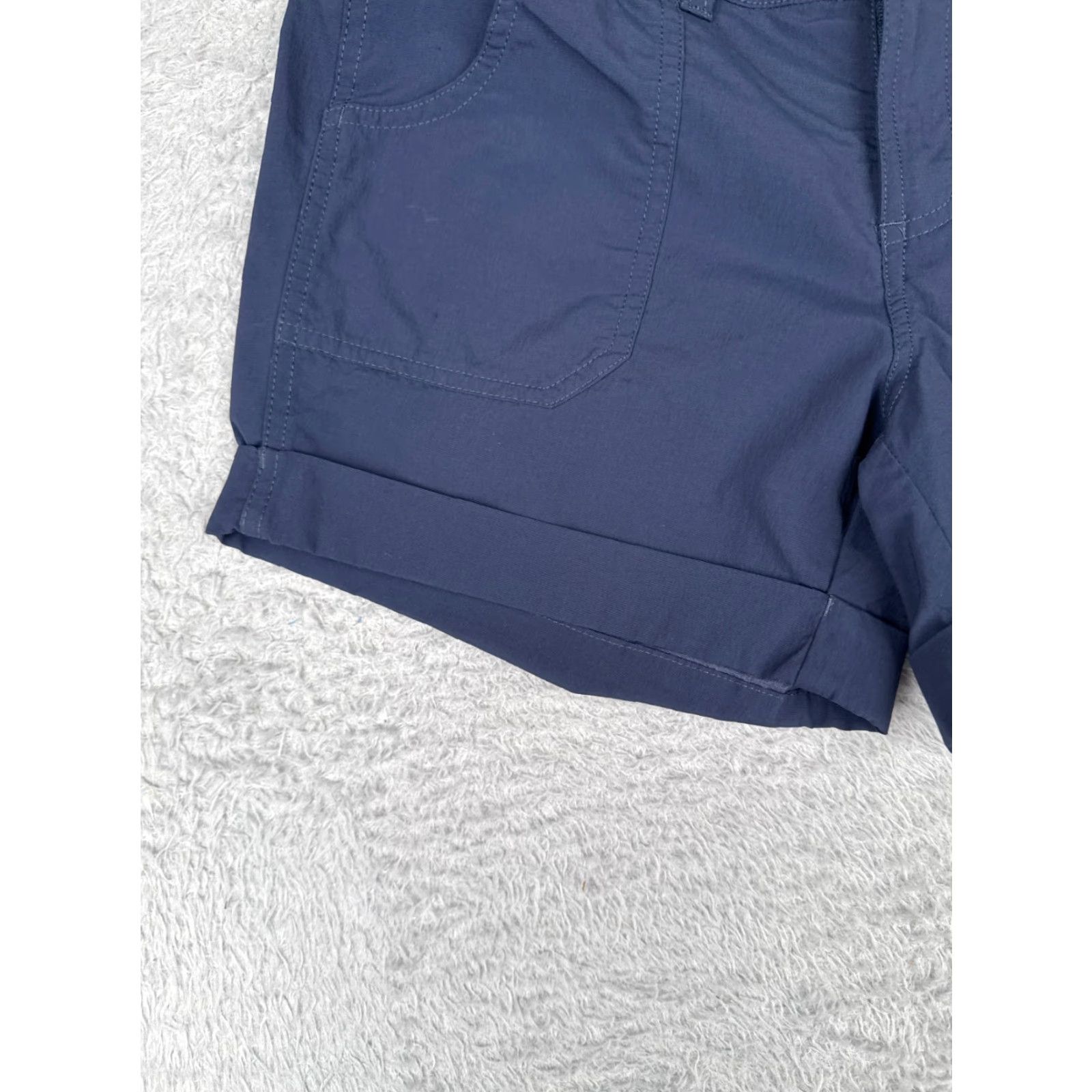 The North Face The North Face Womens Shorts Size 4 Blue Nylon Activewear with Large Pockets, 4.5 Inseam, Casual, Travel, Outdoor Size 27" / US 4 / IT 40 - 4 Thumbnail