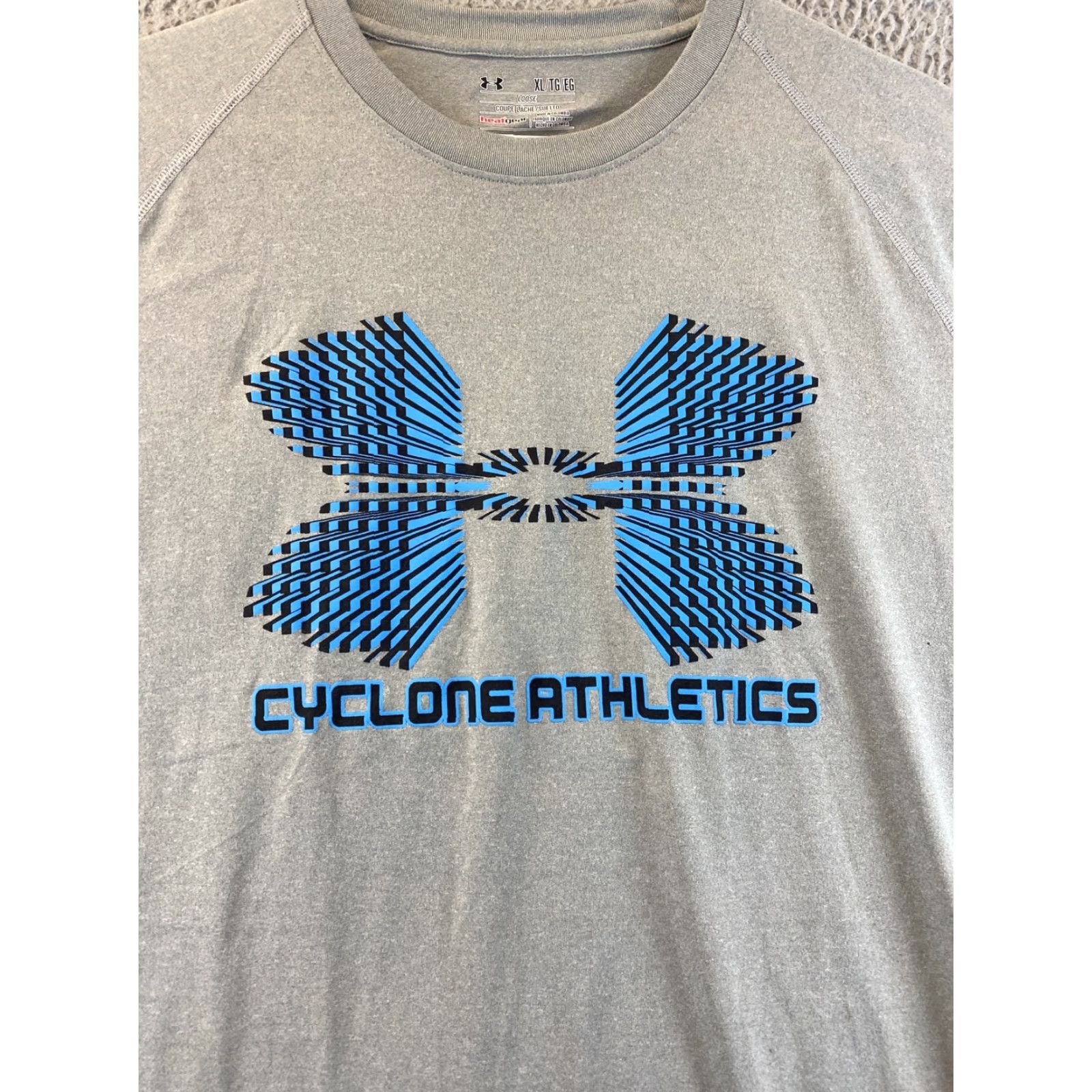 Under Armour Under Armour Shirt Adult XL Loose Heatgear gray Short Sleeve Casual Mens/91-66 Size US XL / EU 56 / 4 - 2 Thumbnail