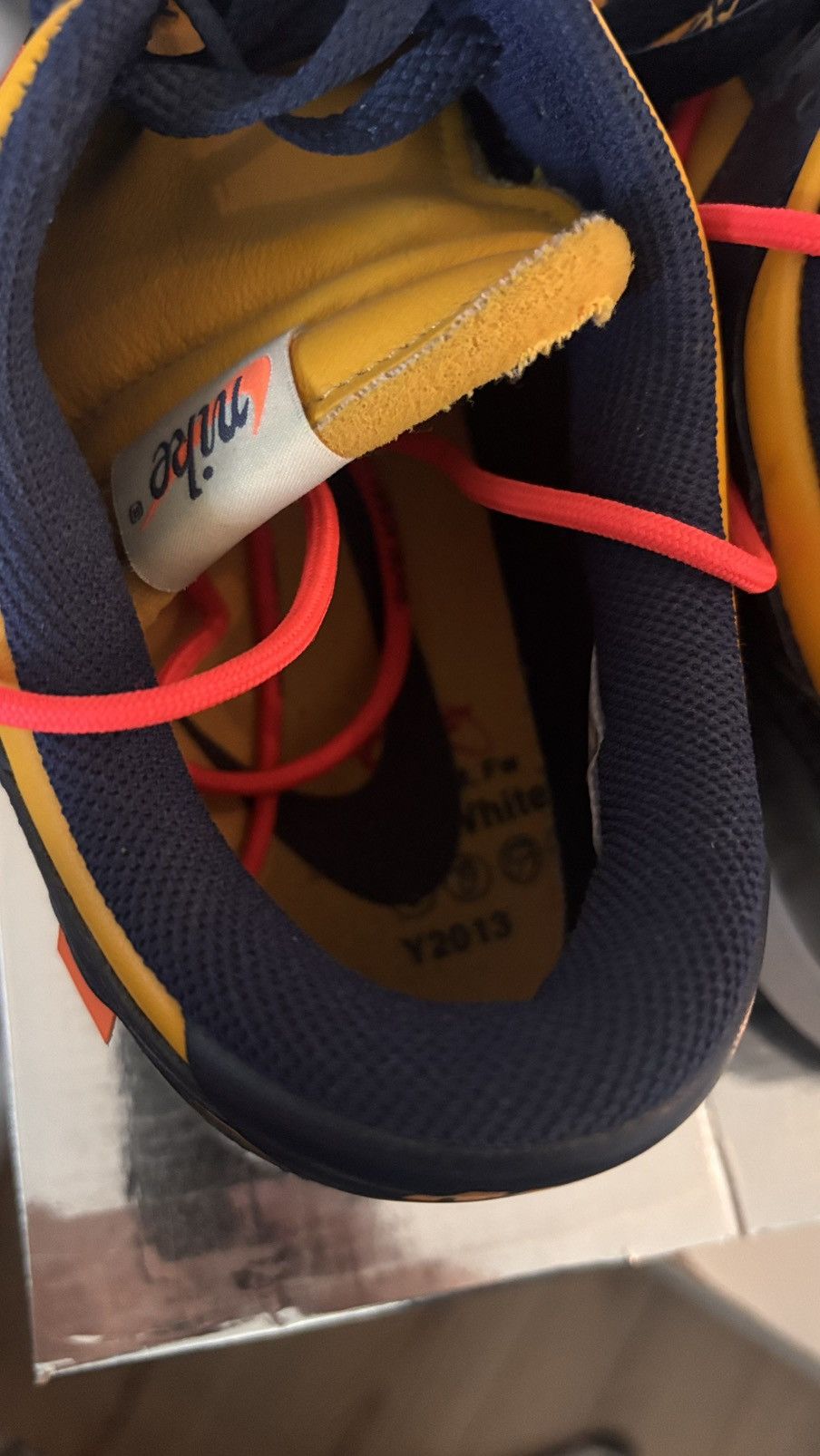 Nike × Off-White Nike X Off-White Dunk slow University Gold Size US 13 / EU 46 - 11 Thumbnail