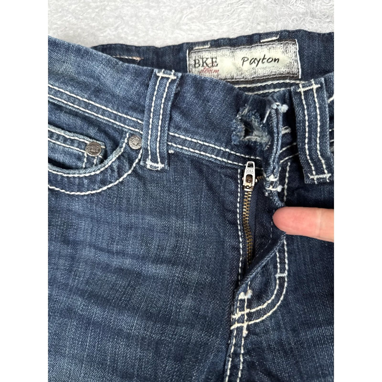 Vintage BKE Payton Jeans Women 26R Blue Medium Wash Straight Distressed 5-Pocket Denim Regular 30in Inseam 26x30 Size 26" / US 2 / IT 38 - 6 Thumbnail