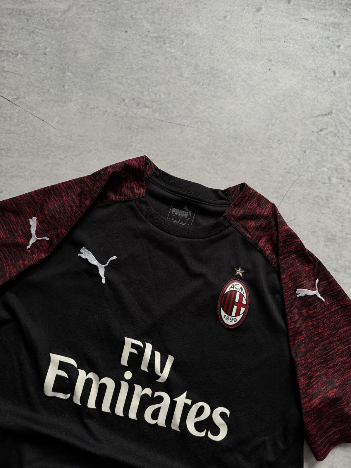 Puma × Vintage Puma jersey ACM Fly Emirates Milan size L Size US L / EU 52-54 / 3 - 10 Thumbnail