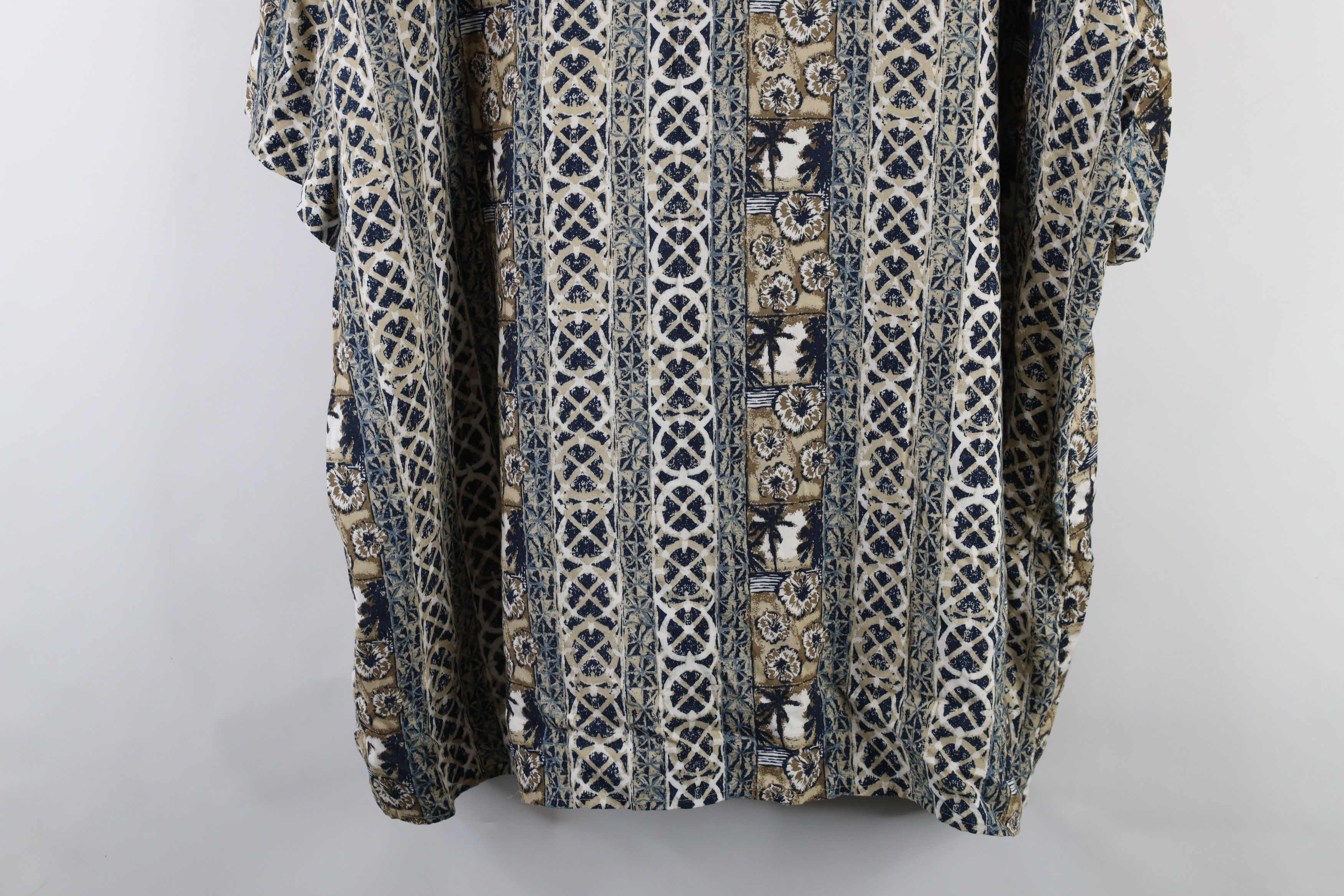 Vintage Vintage 90s Streetwear Rayon Floral Hawaiian Button Shirt Size US XL / EU 56 / 4 - 8 Thumbnail