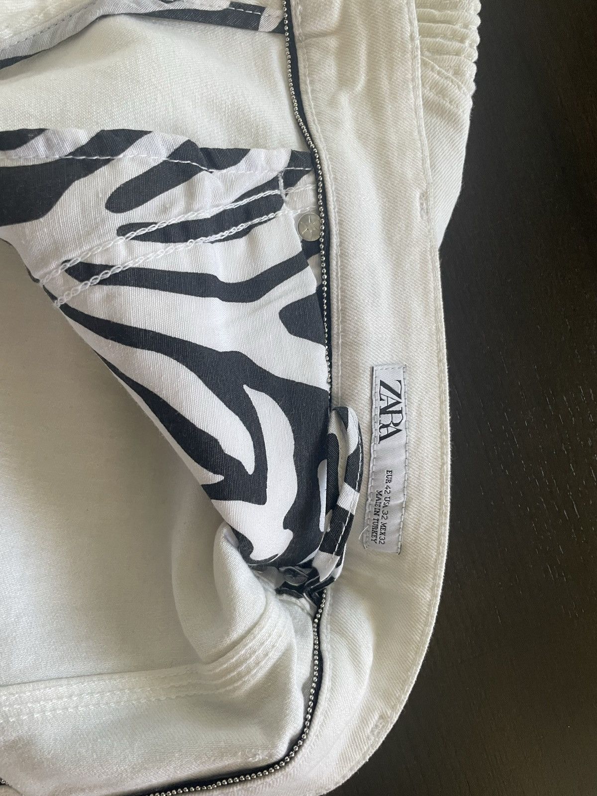 Zara Zara white distressed biker jeans with zebra prints Size US 32 / EU 48 - 5 Thumbnail