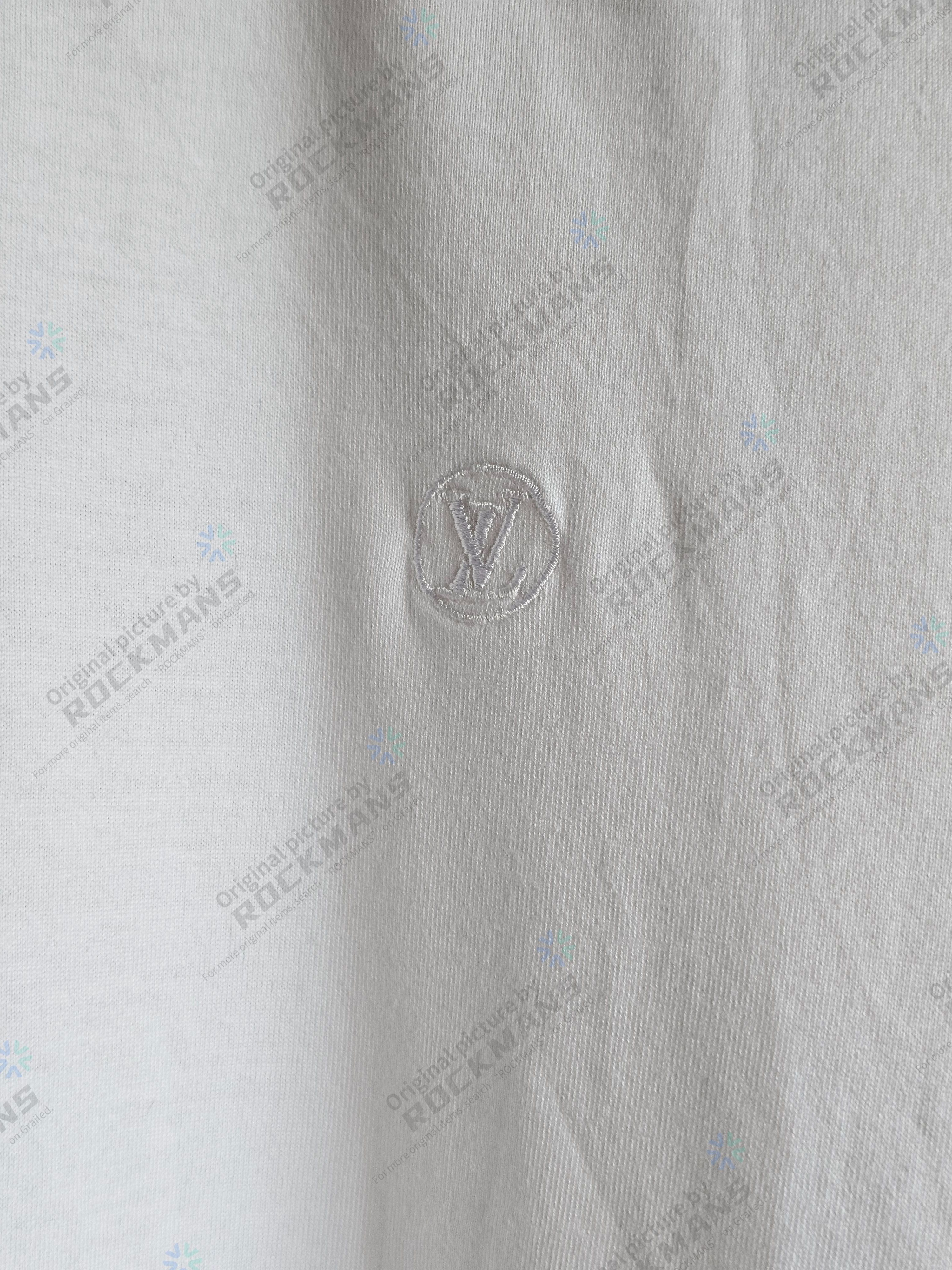Louis Vuitton LOUIS VUITTON Men's Classic T-Shirt Size L Size US L / EU 52-54 / 3 - 2 Thumbnail