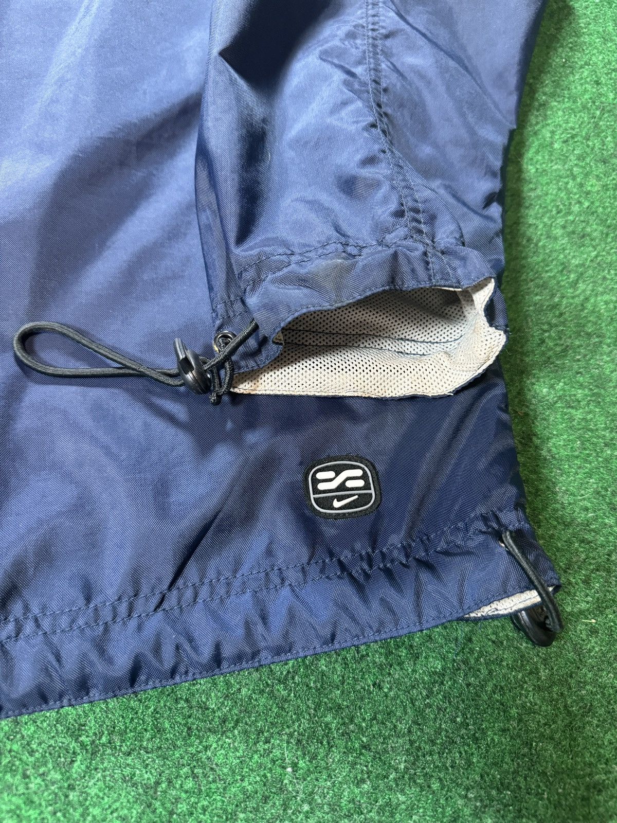 Nike × Vintage Vintage Y2K Nike 1/2 Zip Track Running Windbreaker Size US L / EU 52-54 / 3 - 3 Thumbnail