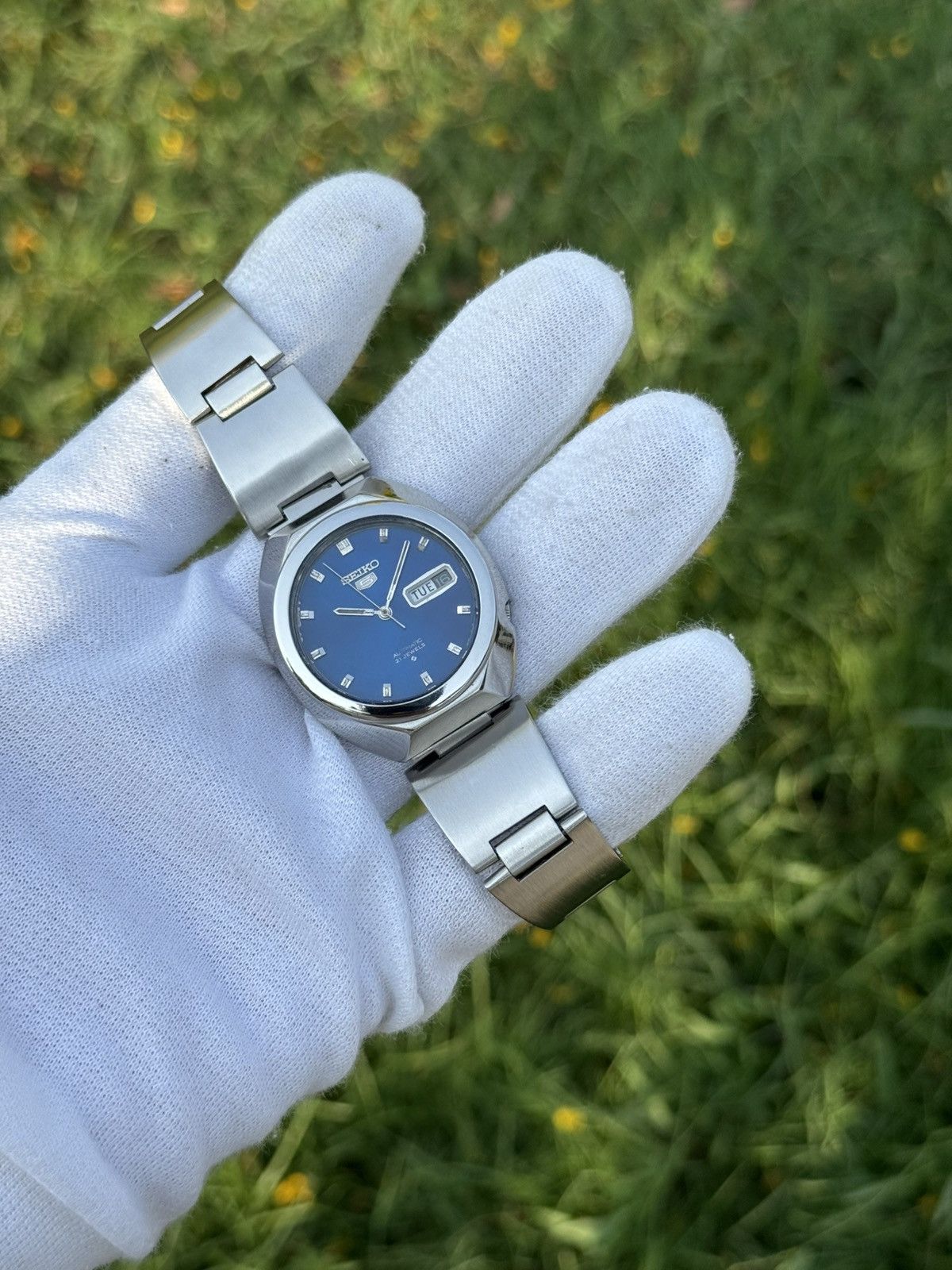 Seiko Vintage Seiko 5 Automatic Blue sunburst Dial day/date watch Size 36 - 9 Thumbnail