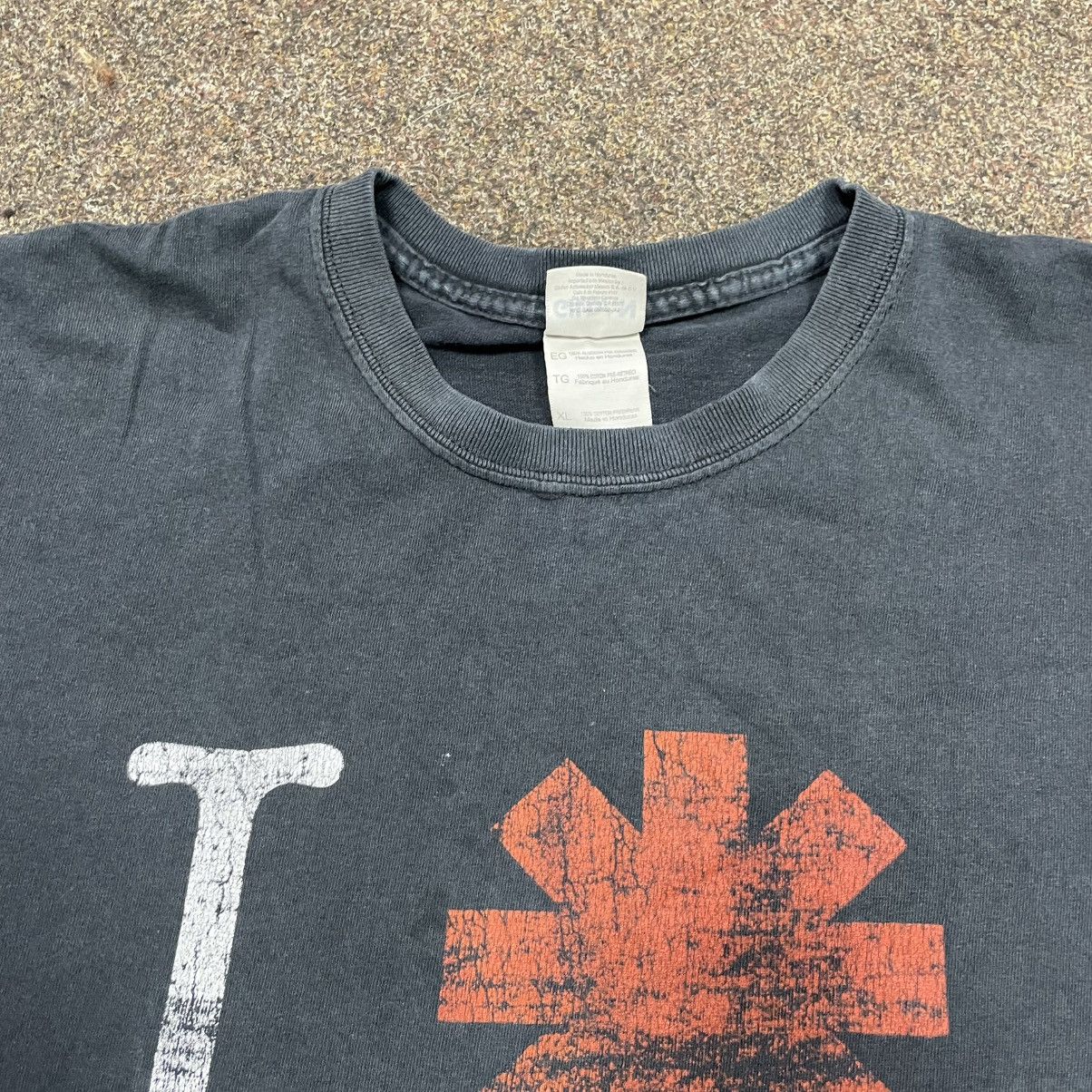 Vintage Vintage 90s Red Hot Chili Peppers Faded Graphic Tee Boxy XL Size US XL / EU 56 / 4 - 5 Thumbnail