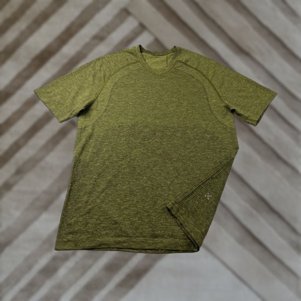 Lululemon Lululemon Metal Vent Tech T-Shirt Short Sleeve V-Neck Willow Green M Mens Athletic Activewear Shirt - Size US M / EU 48-50 / 2 - 1 Thumbnail