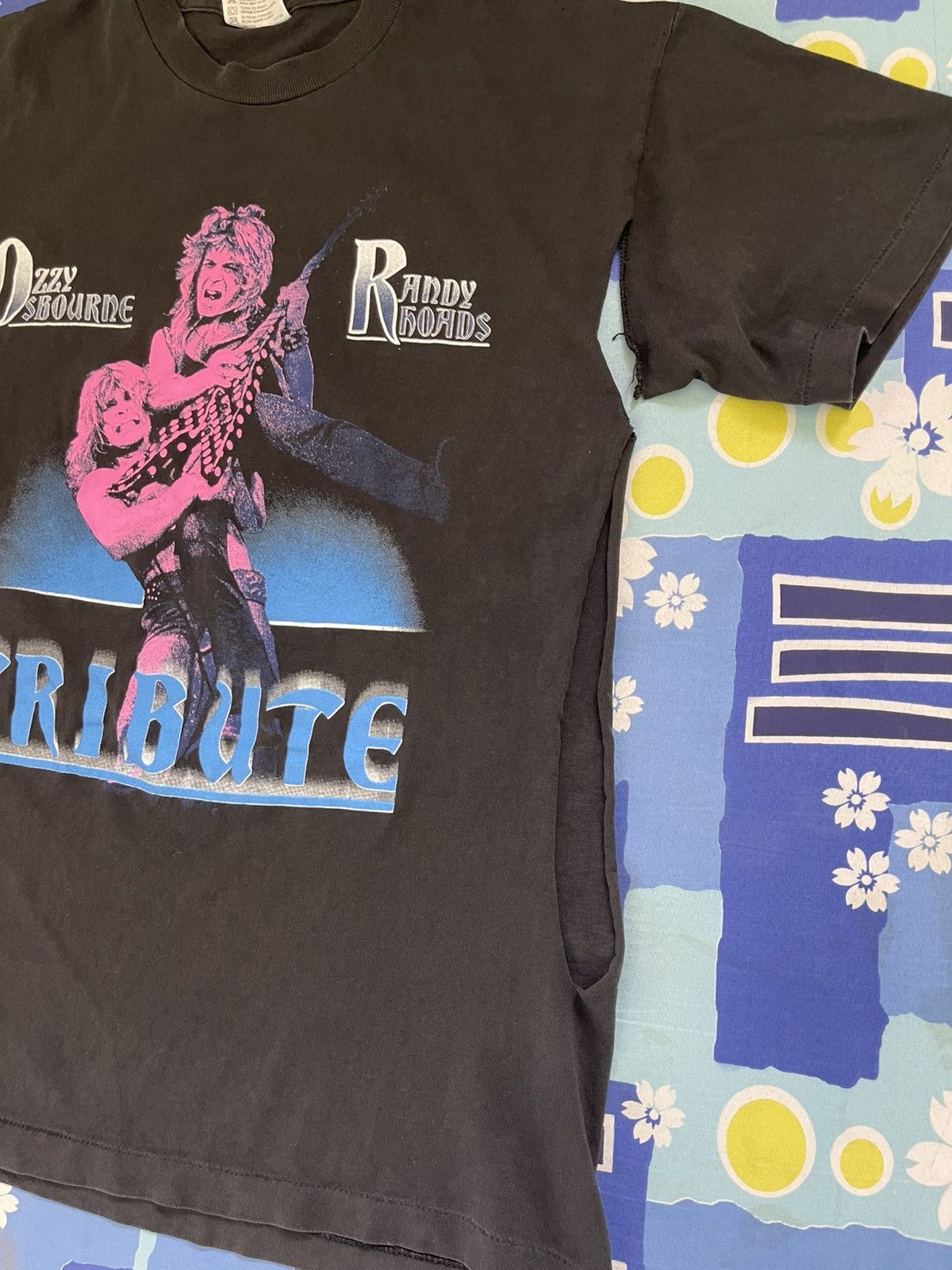 Band Tees Thrashed Vtg Ozzy Osbourne and Randy Rhoads "Tribute" shirt Size US M / EU 48-50 / 2 - 16 Thumbnail