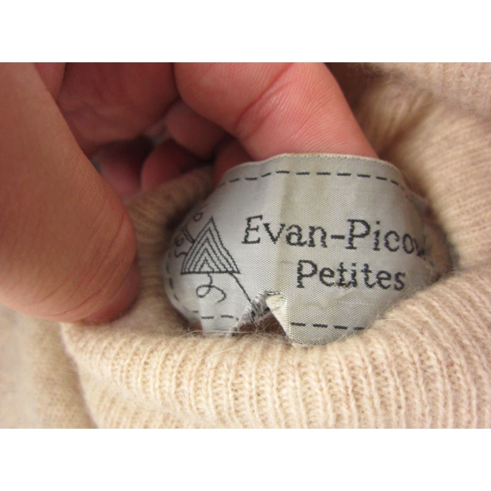 Evan Picone VINTAGE Evan Picone Sweater Women PL Turtleneck Wool Angora Ivory 90s Pullover, Knit, Long Sleeve, Petite, Casual, Regular Mens/Girls Size L / US 10 / IT 46 - 4 Thumbnail
