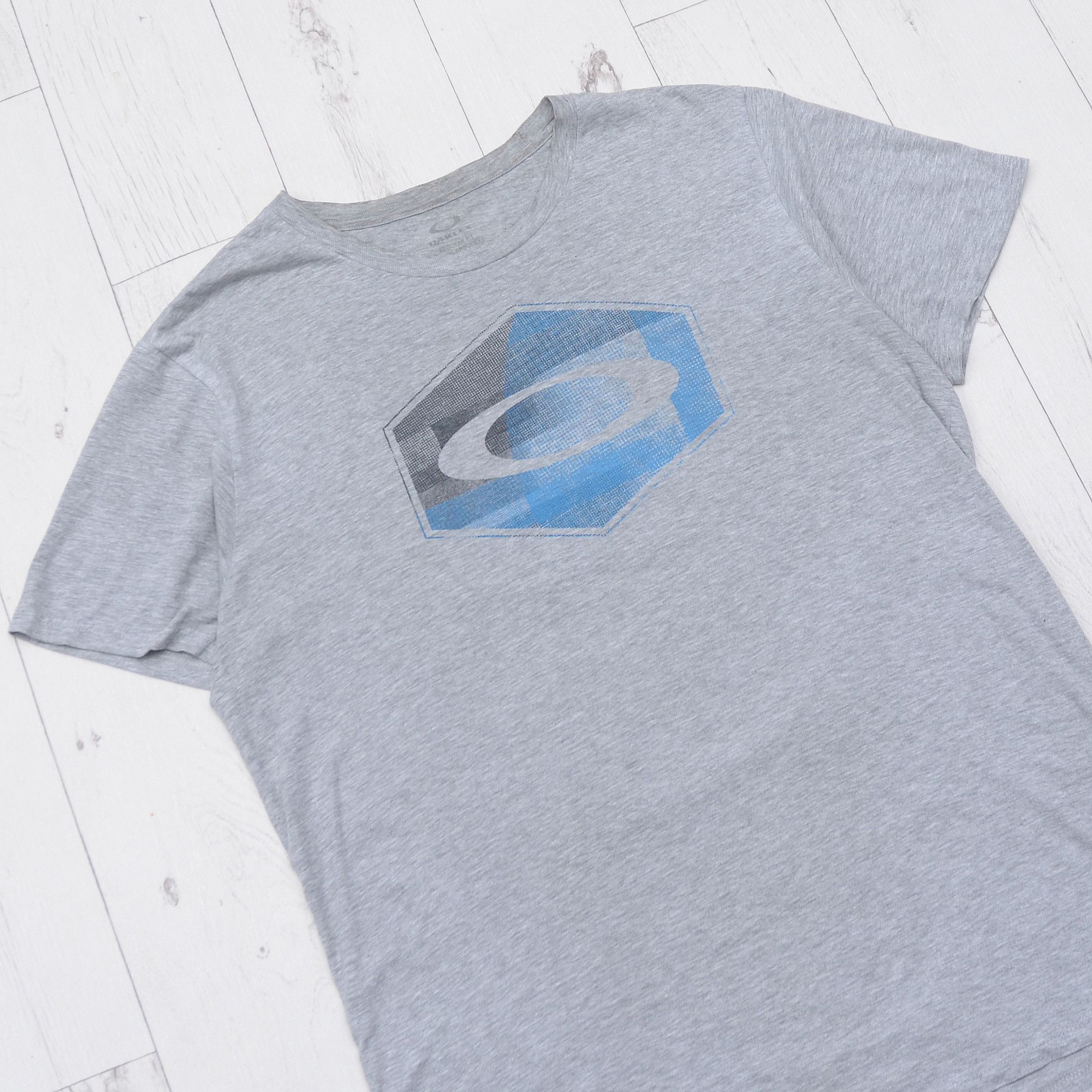 Oakley × Vintage Vintage Oakley Big Logo Tee T-shirt Gray Men's Y2K Style Size US L / EU 52-54 / 3 - 2 Thumbnail