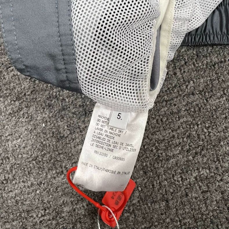 Thom Browne Thom Browne Size 5 Four-striped shorts 2503-Nextarrow Size US 40 / EU 56 - 6 Thumbnail