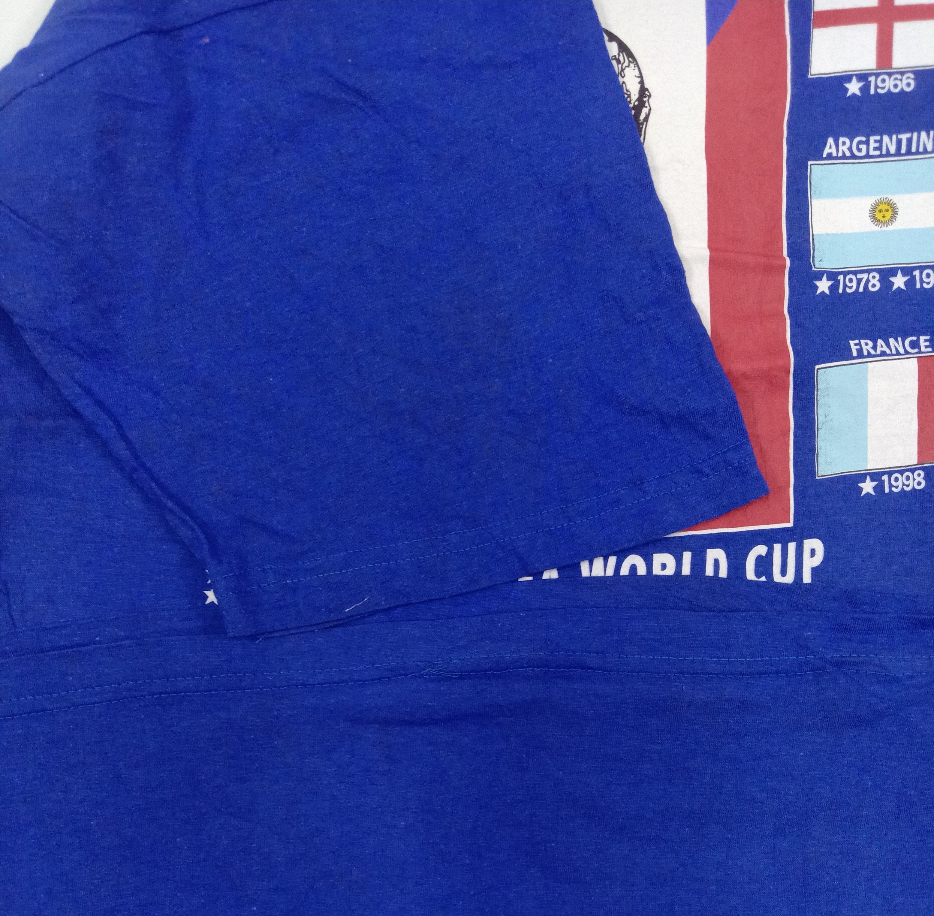 Vintage Vintage 2002 Fifa World Cup Korea Japan T Shirt Size US L / EU 52-54 / 3 - 3 Thumbnail