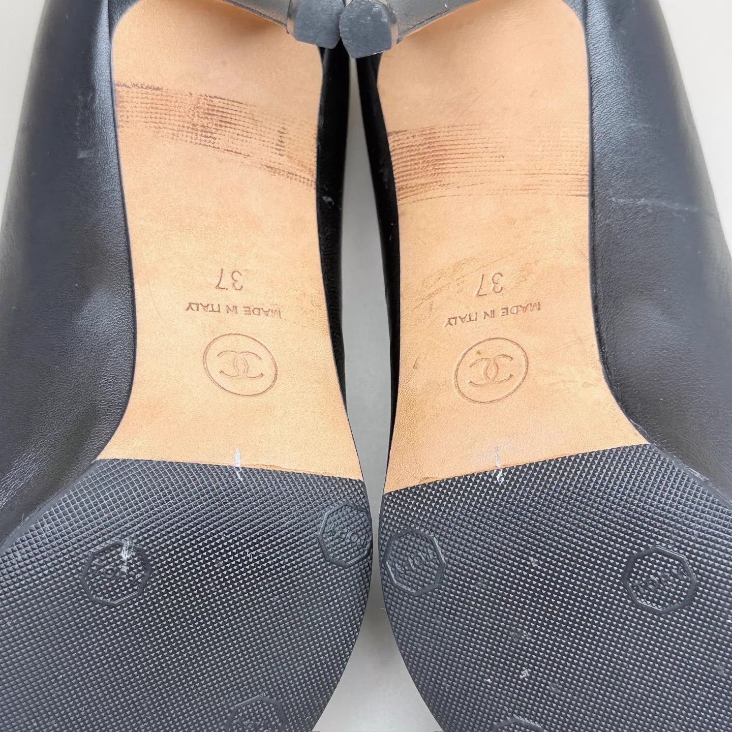Chanel CHANEL Black Double C Embroidered Heels 37 (99 New) Size US 6.5 / IT 36.5 - 7 Thumbnail