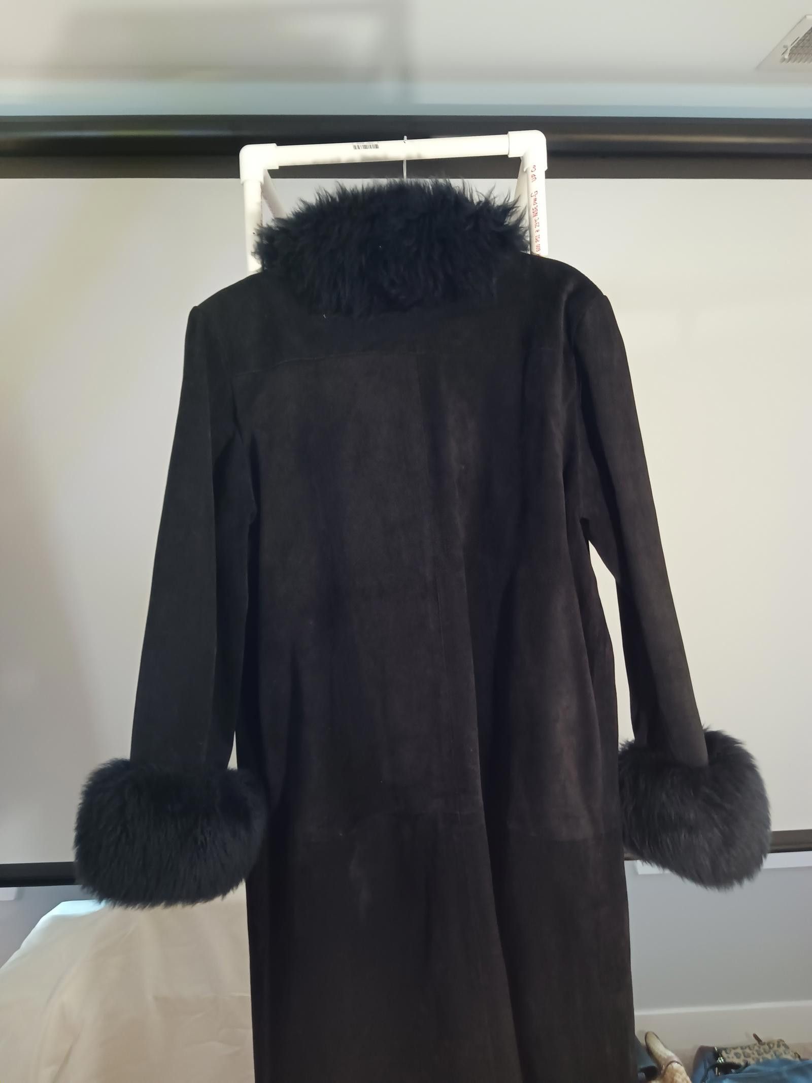 Designer Deerskin Black Faux Fur Trimmed Long Coat Size L / US 10 / IT 46 - 4 Thumbnail
