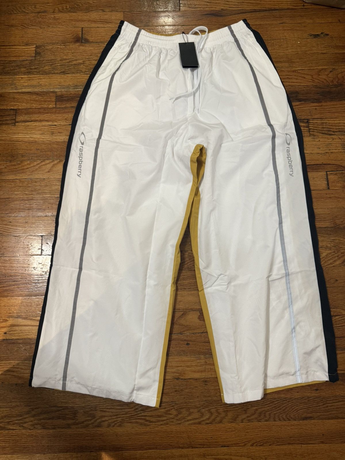 The GV Gallery The GV Gallery Half Half Sweats Size Medium Size US 32 / EU 48 - 1 Thumbnail