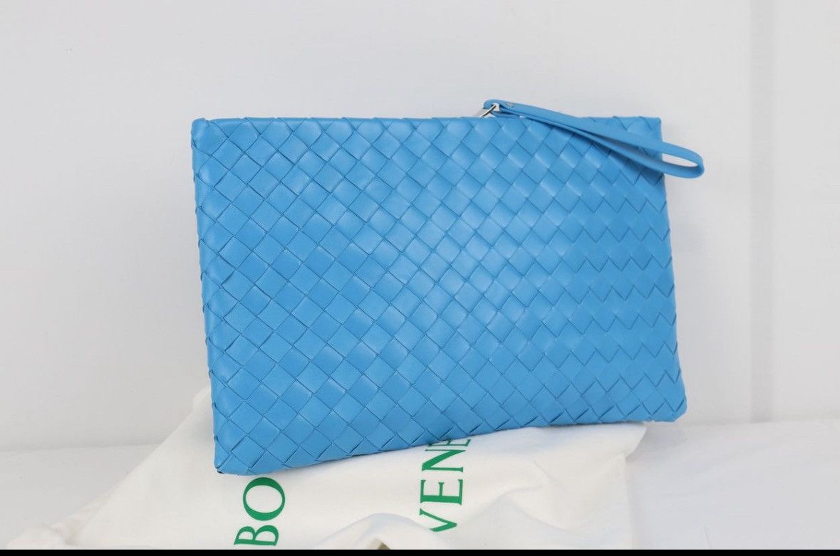 Bottega Veneta o1w1db11123 Pouch in Blue Size ONE SIZE - 2 Thumbnail