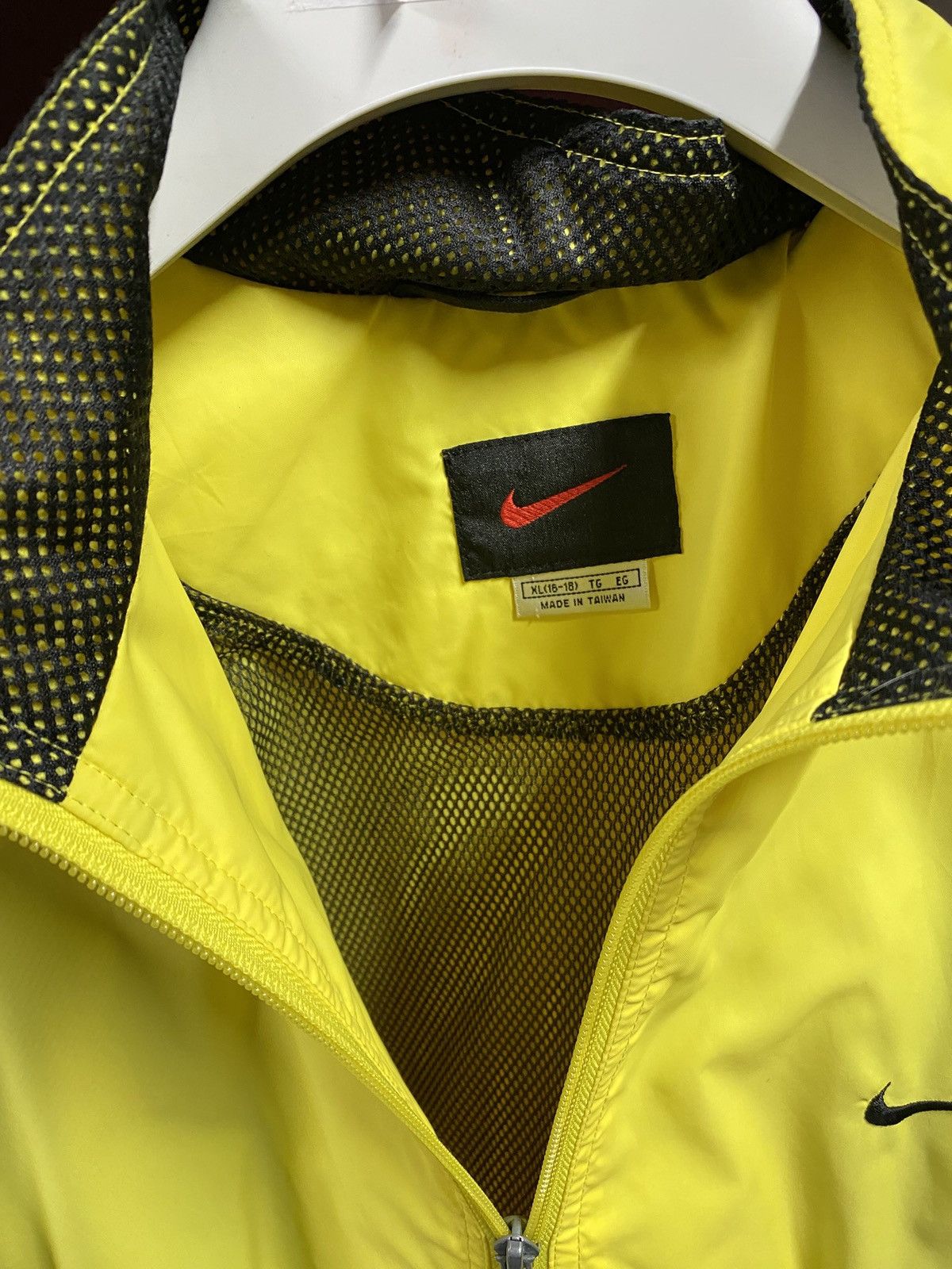 Nike × Vintage Vintage 90’s Nike Men’s Windbreaker Jacket XLarge Size US XL / EU 56 / 4 - 3 Thumbnail
