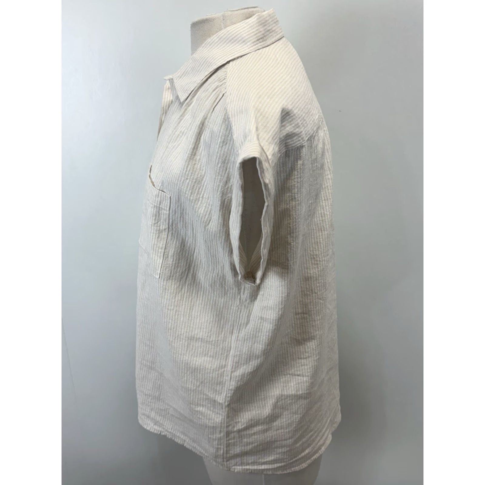Saks Fifth Avenue VINTAGE Saks Fifth Avenue Women's Short Sleeve Button-Up Shirt Sz Small Linen Blend White Tan Striped Coastal Size S / US 4 / IT 40 - 2 Thumbnail