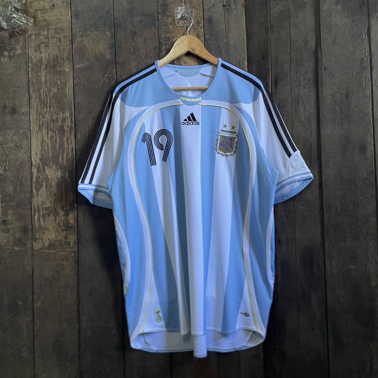 Vintage Argentina 2006 Home Messi 19 Jersey