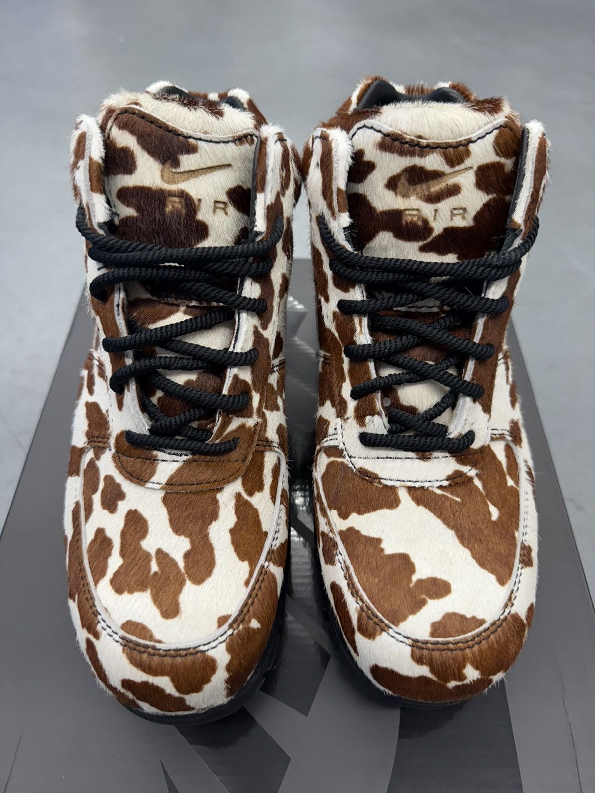 Nike 2025 Nike Air Max Goadome Sail Cacao Wow Cow Print Pony Hair Size US 8 / EU 41 - 10 Thumbnail