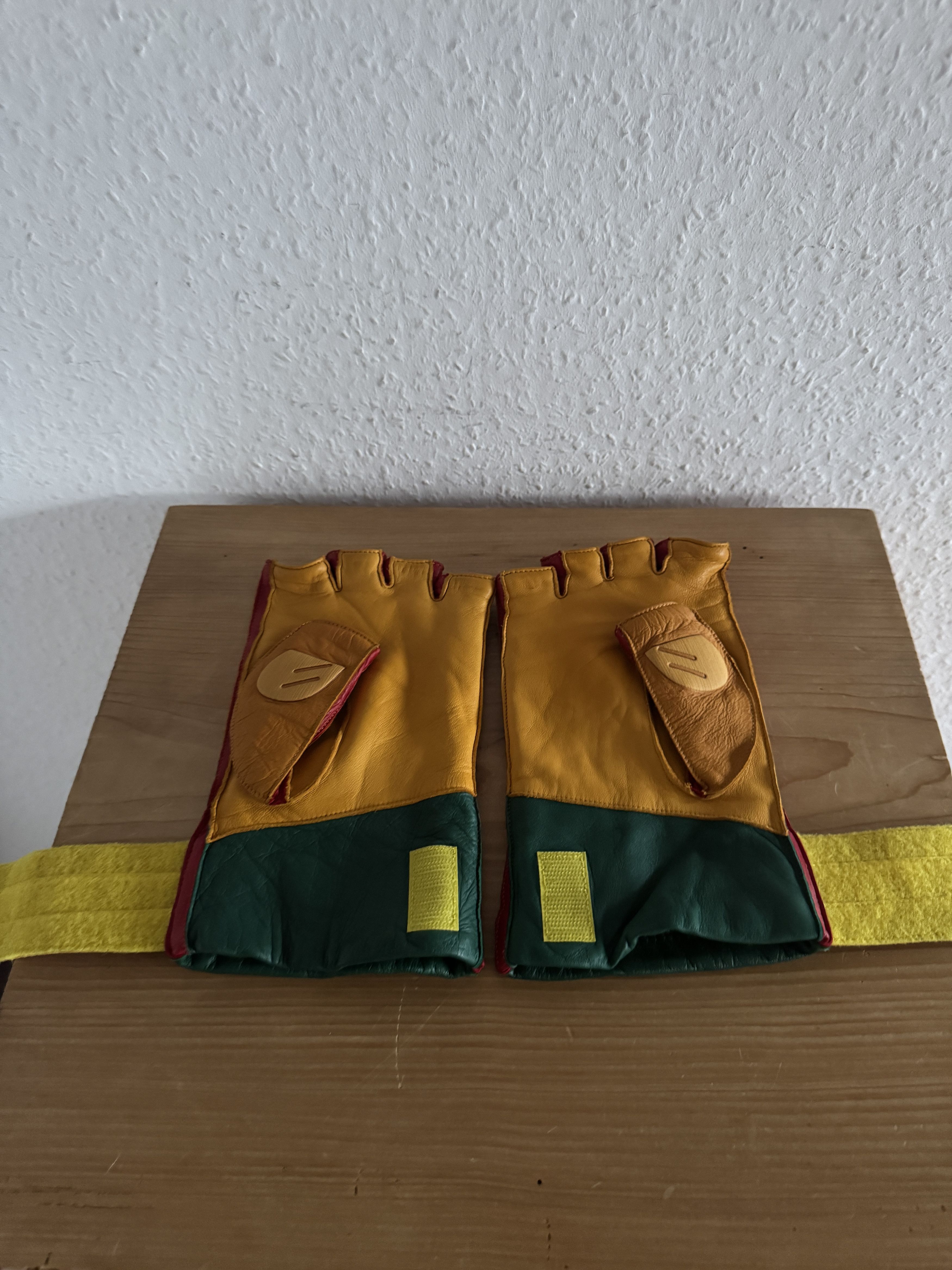 Adidas × Gucci Yellow Leather Gloves Size ONE SIZE - 6 Thumbnail
