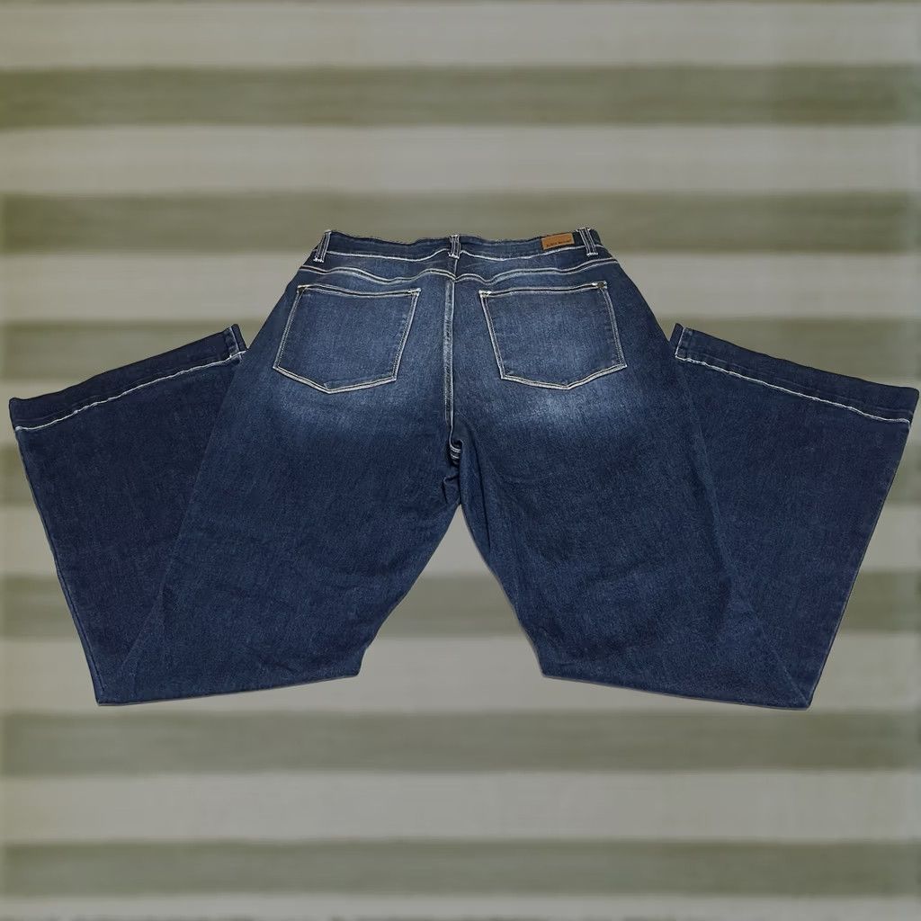 Vintage Judy Blue Flare Jeans Womens 16W High Rise Stretch Blue Denim 5-Pocket Zip Raw Hem Bohemian City Fashion Size 24" / US 00 / IT 34 - 1 Thumbnail