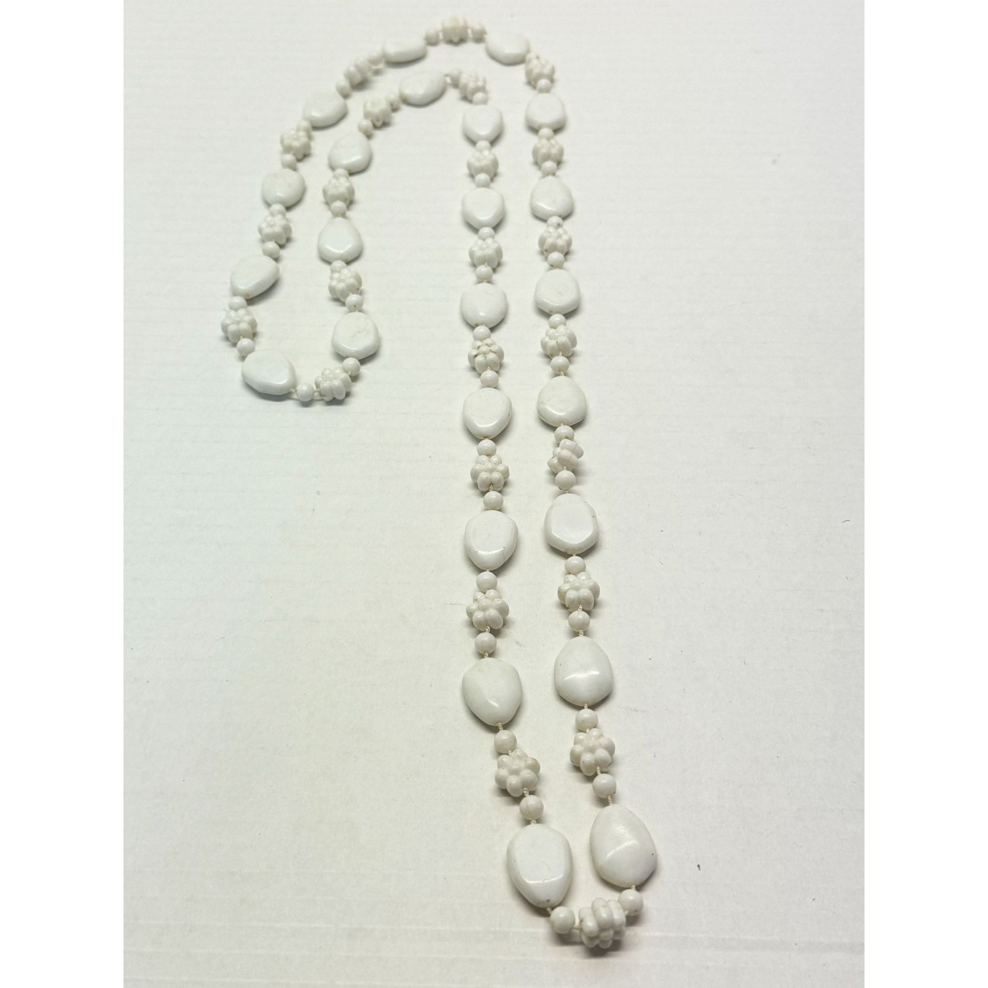 Vintage Vintage white flower beaded necklace Size ONE SIZE - 3 Thumbnail