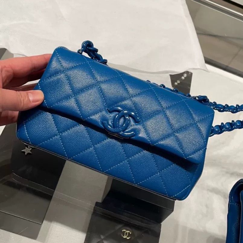 Chanel Pre-loved Bag Very good condition Size ONE SIZE - 1 Thumbnail