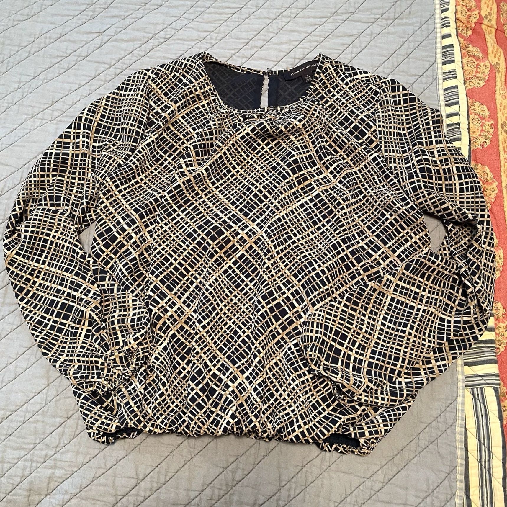 Tommy Hilfiger Tommy Hilfiger Blouse Women S Striped Black Tan Beige Lined Elastic Waist Puff Sleeve Size S / US 4 / IT 40 - 5 Thumbnail
