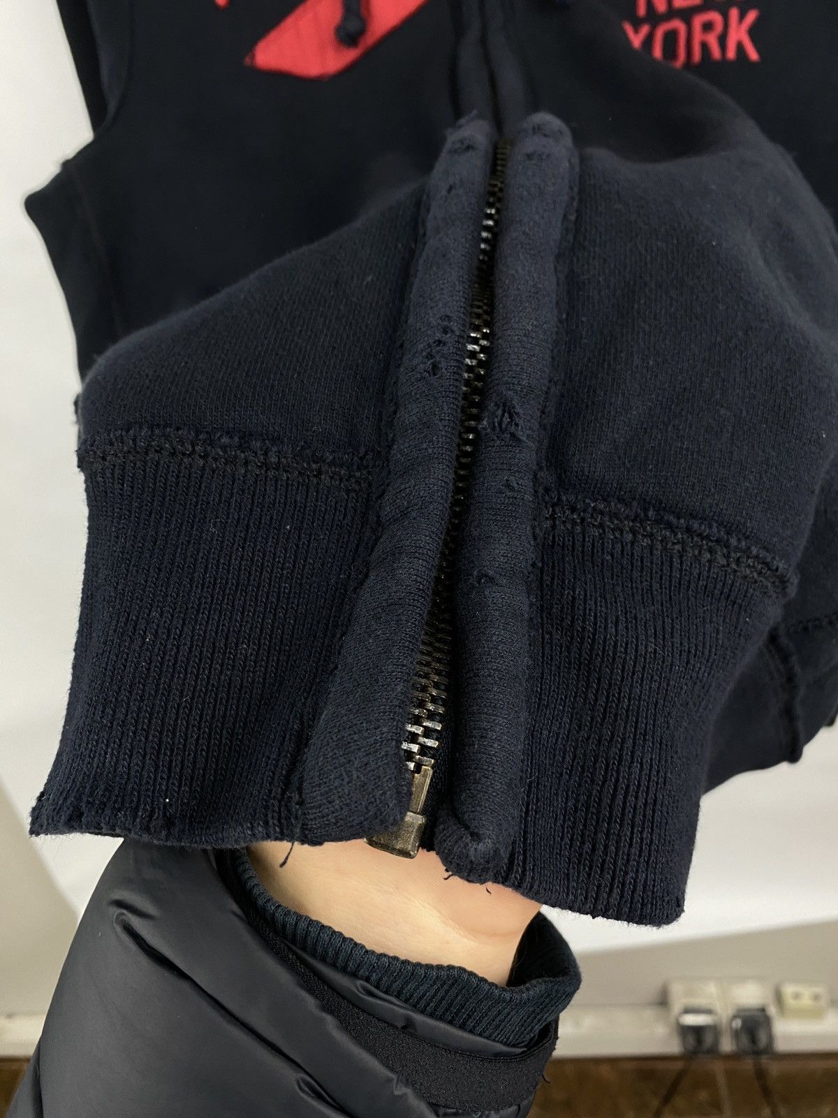 Abercrombie & Fitch 🇺🇸 Y2K Abercrombie Fitch New York Thrashed Hoodie Opium Style Size US XL / EU 56 / 4 - 10 Thumbnail