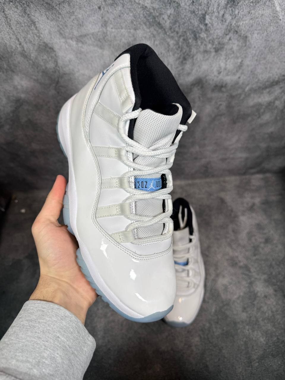 Jordan Brand Size 9.5 | Jordan 11 Legend Blue No Box | Pre-Owned Size US 9.5 / EU 42-43 - 1 Thumbnail
