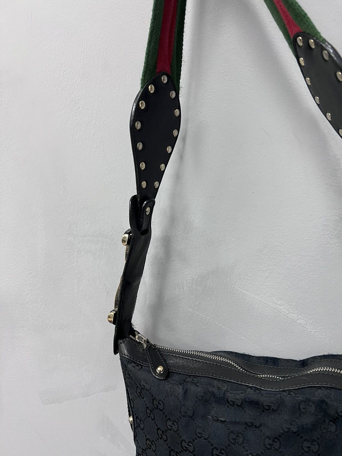 Gucci VINTAGE GUCCI GG SUPREME BLACK CANVAS STUDDED HOBO BAG Size ONE SIZE - 10 Thumbnail