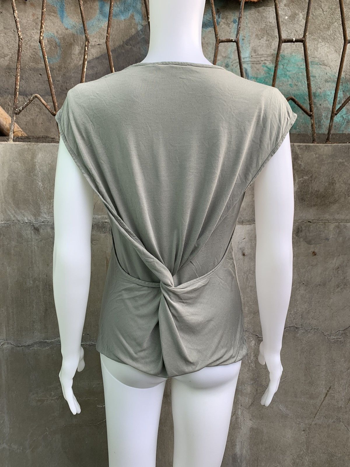 Helmut Lang V-neck Twist Back Top Size S / US 4 / IT 40 - 1 Thumbnail
