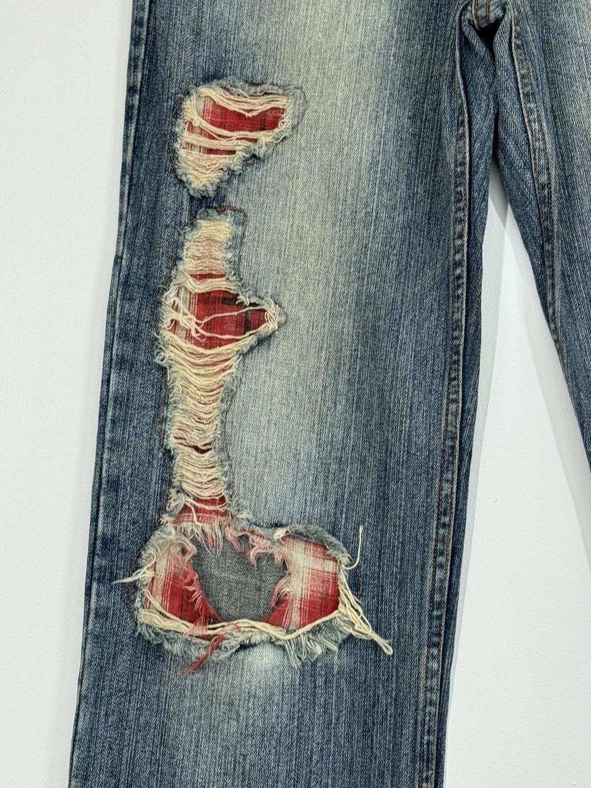 If Six Was Nine × Japanese Brand × Vintage NYLAUS JEAN TARTAN PLAID JUNYA WATANABE DISTRESSED DENIM Size US 32 / EU 48 - 8 Thumbnail