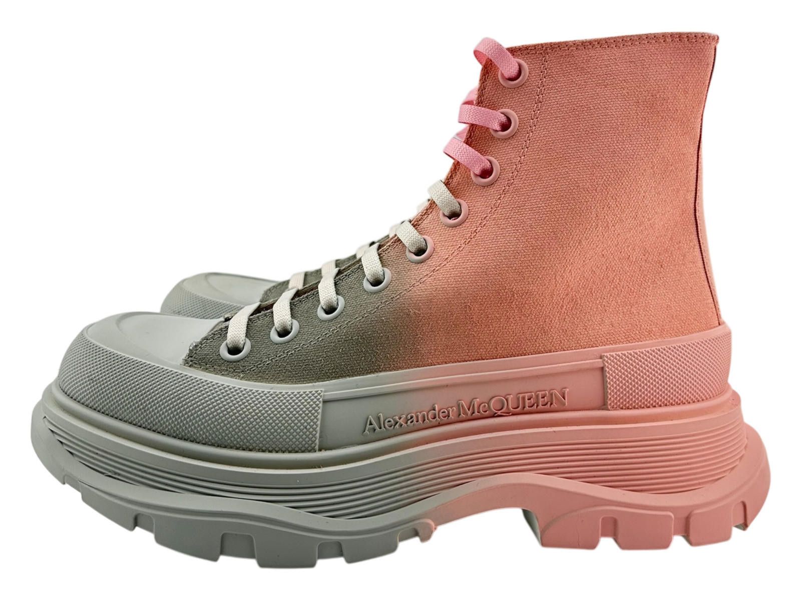 Alexander McQueen Alexander McQueen Tread Slick Boots Grey/Pink 39 Used Size US 9 / IT 39 - 1 Thumbnail