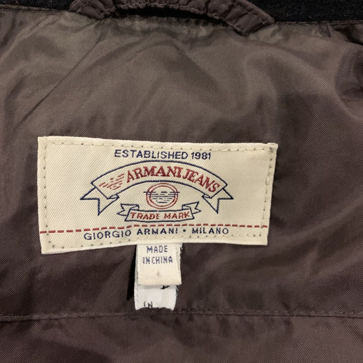 Armani Vintage Armani Jeans Puffer Jacket Size 38 EU 4 US Size XS / US 0-2 / IT 36-38 - 18 Thumbnail