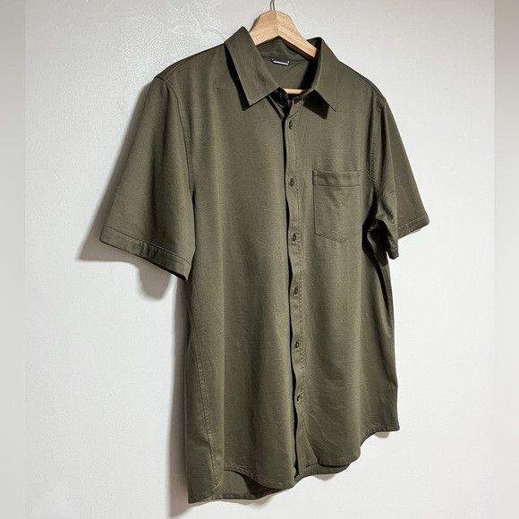 Kit and Ace Kit and Ace Technical Short Sleeve Shirt -Size L Size US L / EU 52-54 / 3 - 10 Thumbnail