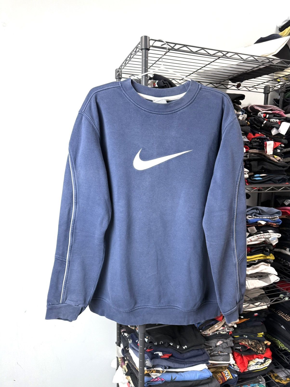 Nike Vintage 00’s Nike Sweatshirt Big Embroidered Logo Hype Size US L / EU 52-54 / 3 - 1 Thumbnail