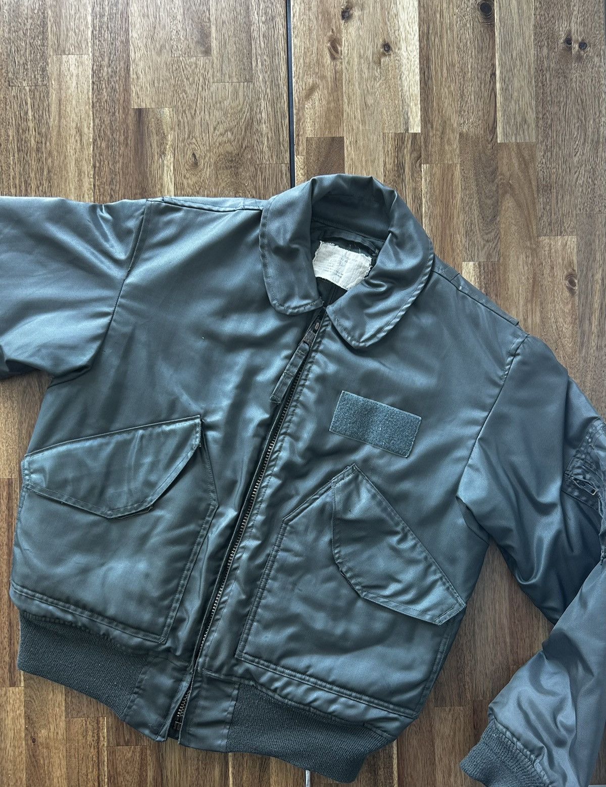Vintage Distressed Military Bomber Jacket Olive Green Size US S / EU 44-46 / 1 - 1 Thumbnail