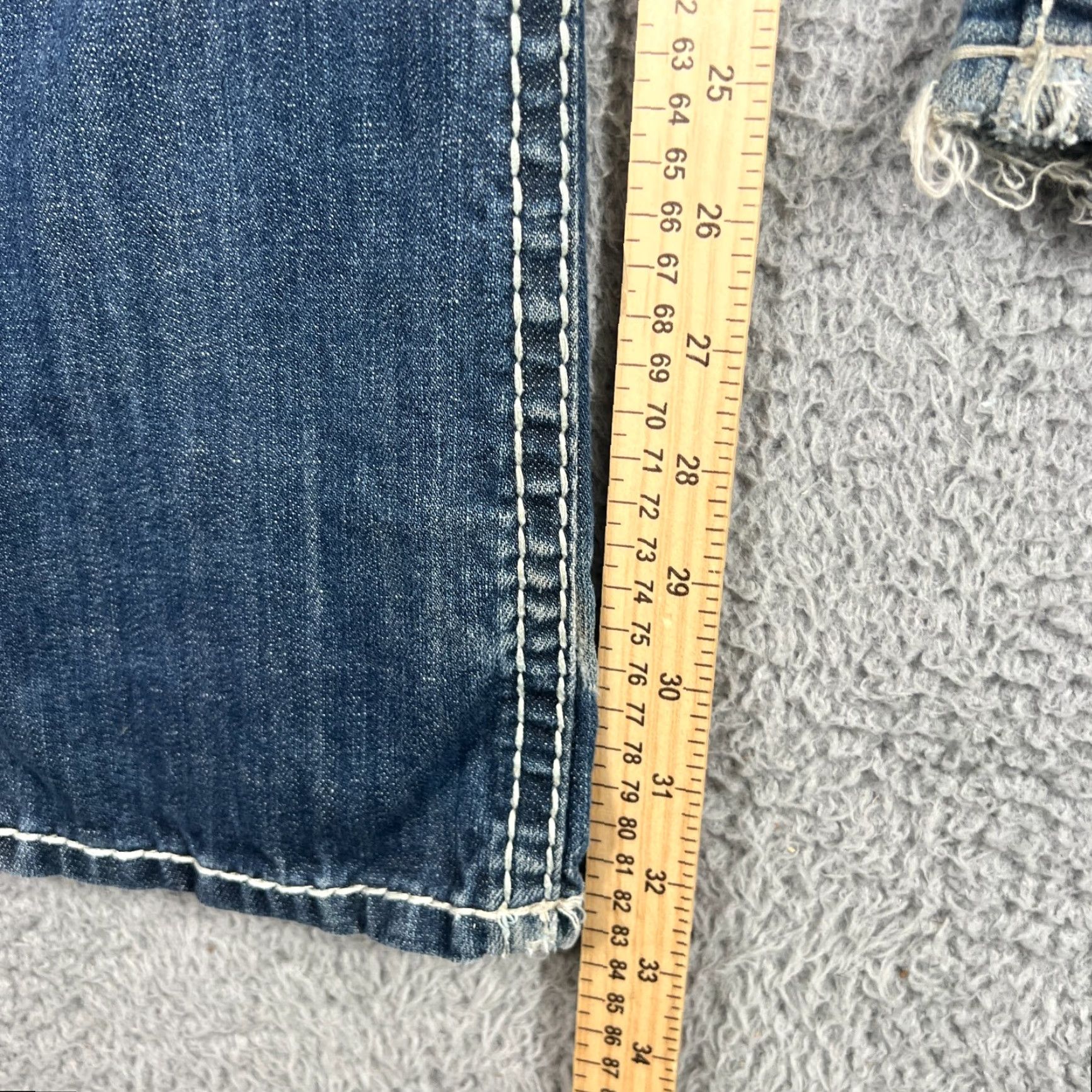 Vintage VIGOSS Women’s Boot Cut Jeans 7 Flap Pocket Distressed Denim Low Rise Cotton Blue 80s 90s Retro Size 28" / US 6 / IT 42 - 4 Thumbnail