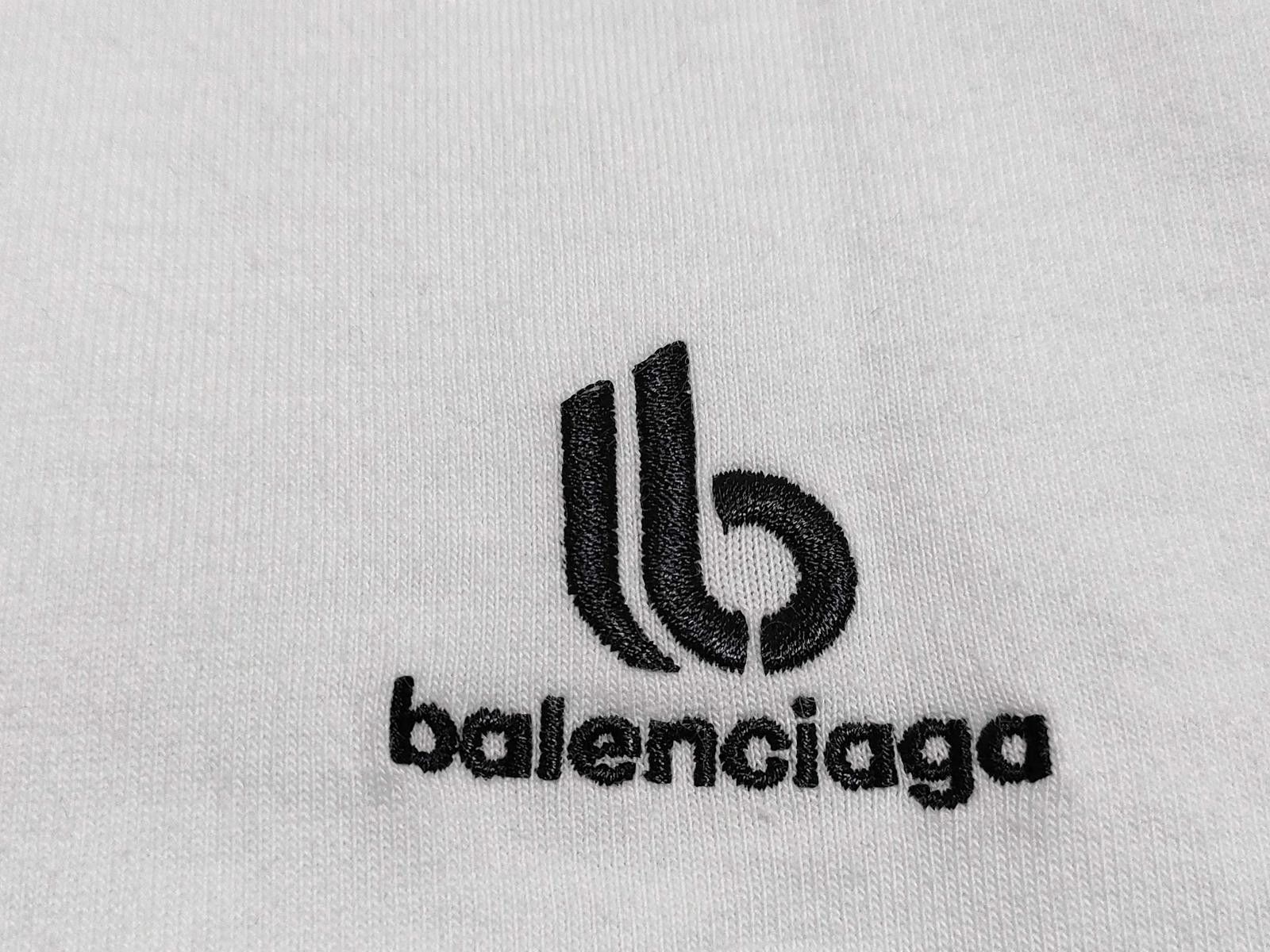Balenciaga Balenciaga White T-Shirt Size US L / EU 52-54 / 3 - 6 Thumbnail