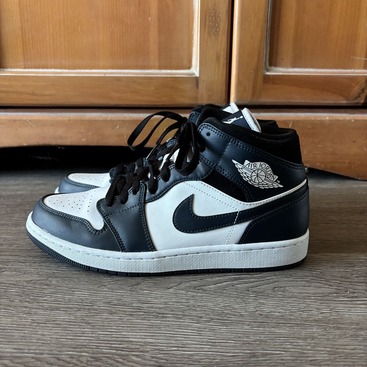 Nike Jordan 1 Mid Armory Navy Sneakers