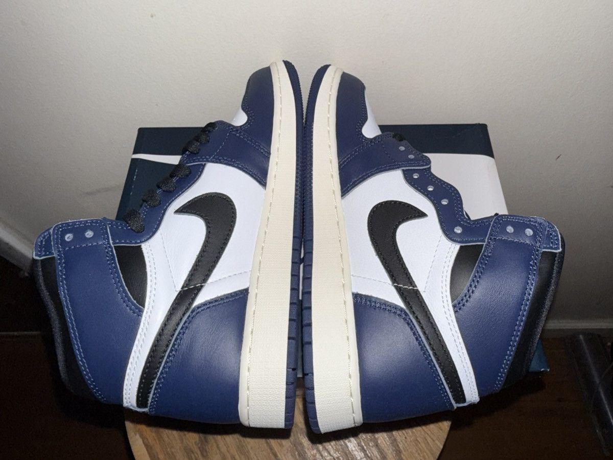 Nike Nike Air Jordan 1 Retro OG hi top NIB 5.5y 7w NEW DS w/ box Size US 5.5 / EU 38 - 9 Thumbnail