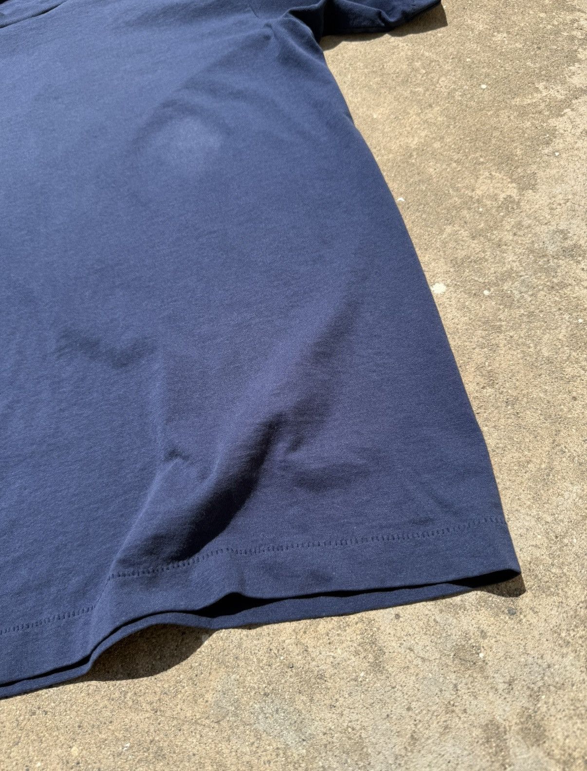 Vintage Single stitch navy blue vintage T shirt Size US L / EU 52-54 / 3 - 3 Thumbnail