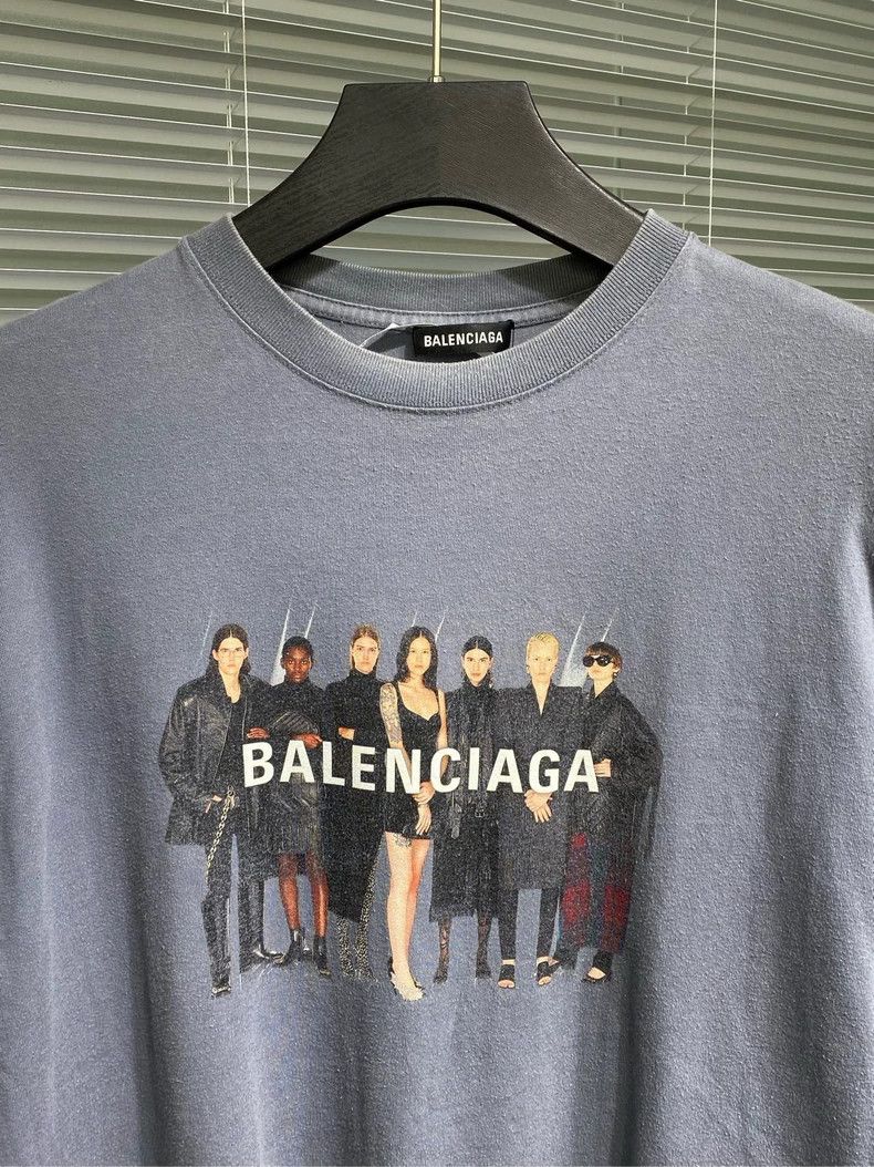 Balenciaga Balenciaga Short-sleeve T-shirt with band model portrait, Size US S / EU 44-46 / 1 - 5 Thumbnail