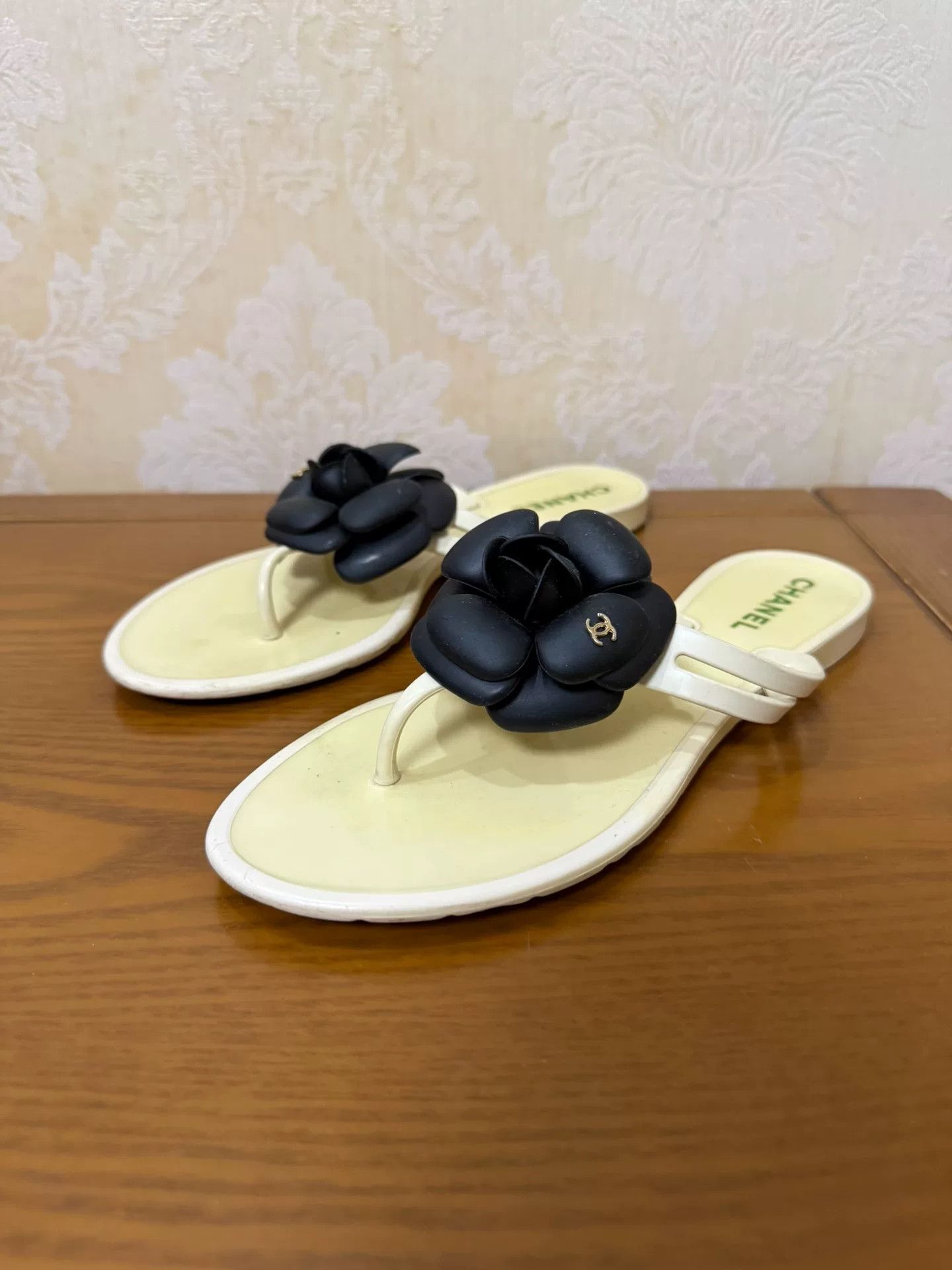 Chanel Chanel Orange Sandals us_7 Women Size US 7 / IT 37 - 1 Thumbnail