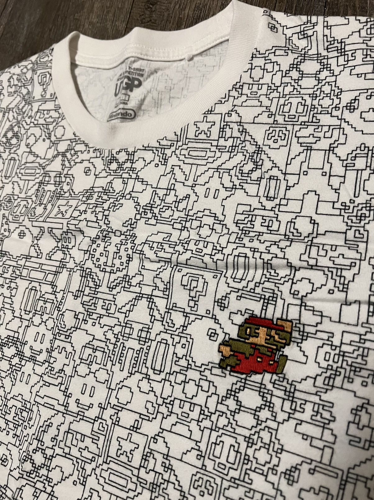 Nintendo Nintendo Super Mario Design Competition AOP Shirt Size m Size US M / EU 48-50 / 2 - 2 Thumbnail