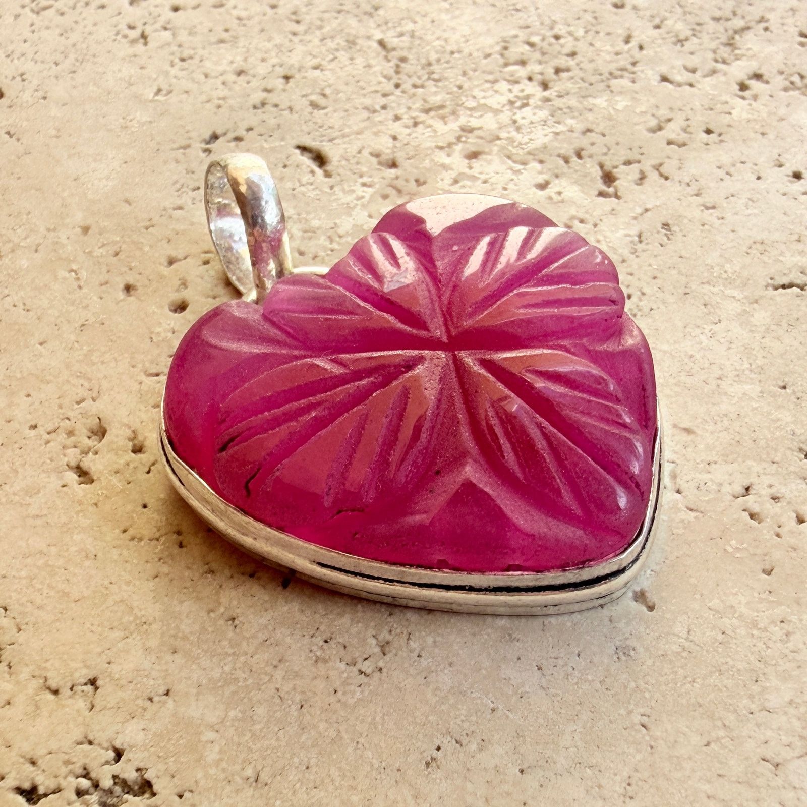 The Unbranded Brand Carved Ruby Heart Clover Pendant 925 Silver Overlay Size ONE SIZE - 2 Thumbnail