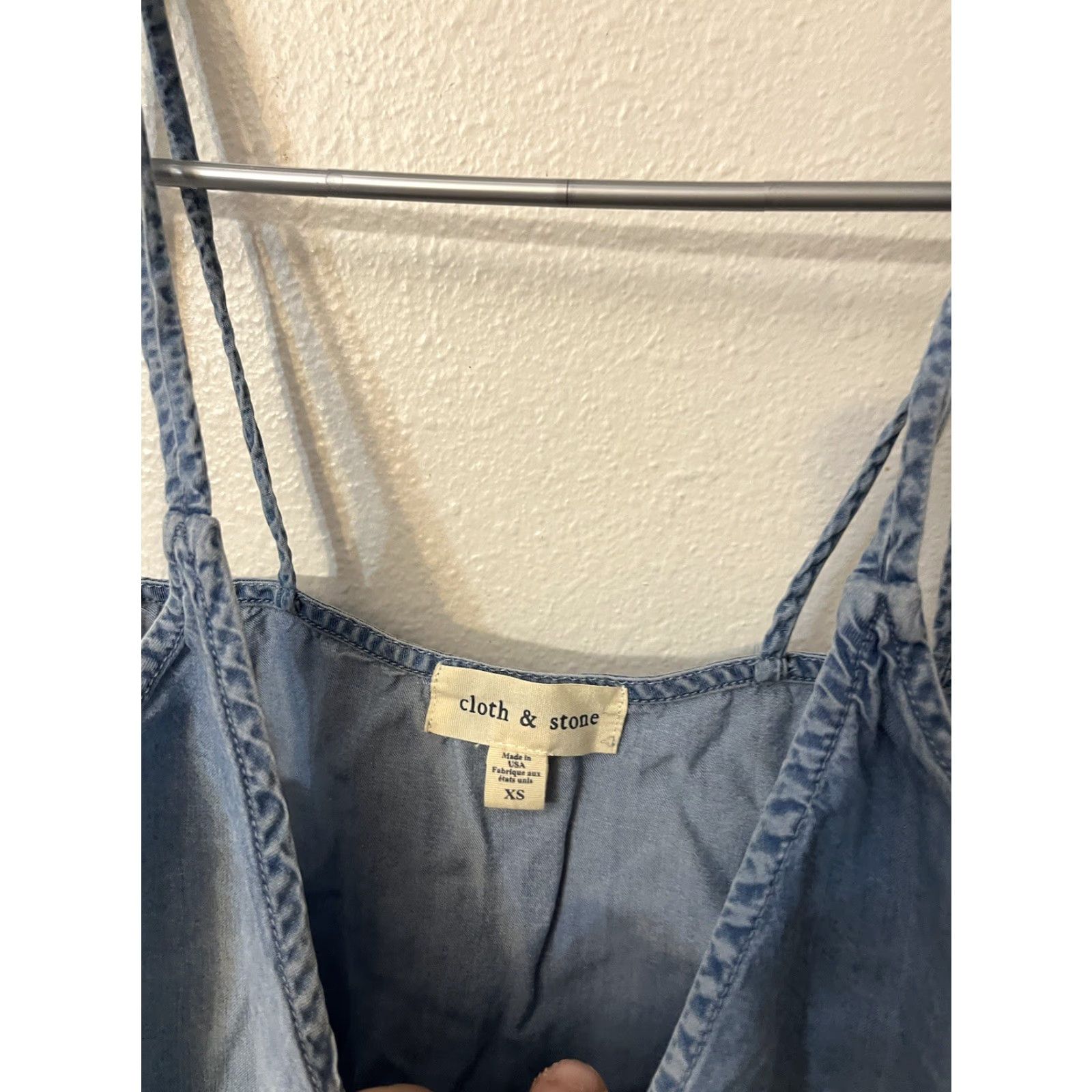 Anthropologie VINTAGE Cloth & Stone Tank Top Chambray Tencel Women XS Blue Adult Tank 100% Tencel Chambray, 90s/Anthropologie-inspired Women’s Clothing Size XS / US 0-2 / IT 36-38 - 3 Thumbnail